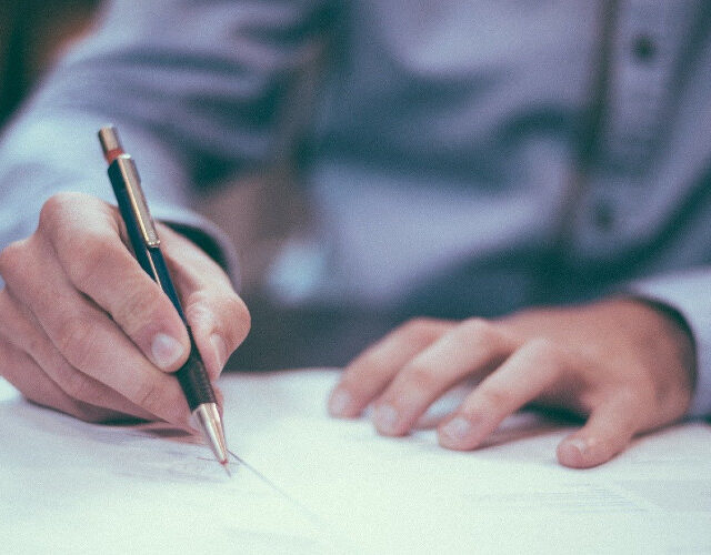 Wypowiedzenie umowy przedszkolu przez rodziców a dodatkowy zasiłek opiekuńczy